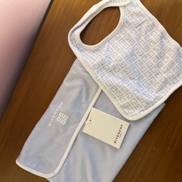 Givenchy Bib Set - Picture 3 of 5